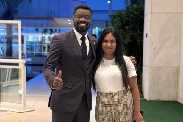 Oluwatosin Tolulope Ajidahun mostra como a vitamina C atua na proteção contra danos oxidativos.