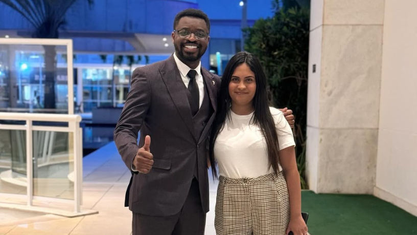 Oluwatosin Tolulope Ajidahun mostra como a vitamina C atua na proteção contra danos oxidativos.