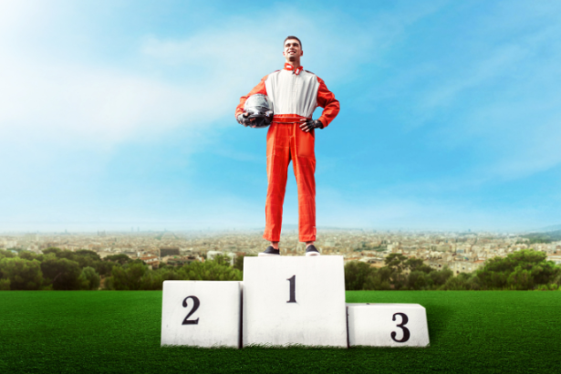 Teciomar Abila destaca os equipamentos de segurança essenciais para garantir proteção em esportes motorizados.