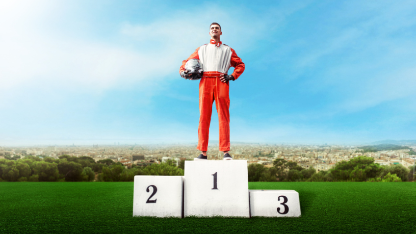 Teciomar Abila destaca os equipamentos de segurança essenciais para garantir proteção em esportes motorizados.